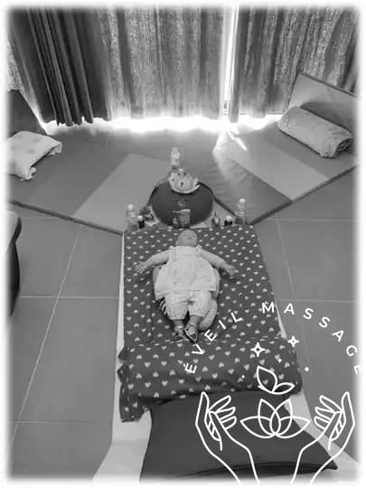 Photos d'ateliers massage bébé éveil massage